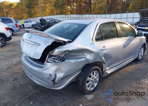 2011 Toyota Yaris z USA, uszkodzony, nr VIN JTDBT4K35B1400924